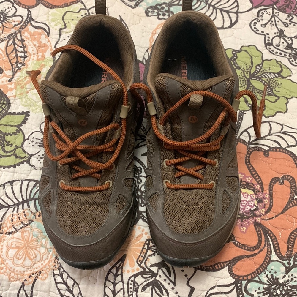 Women’s Merrel hiking boots